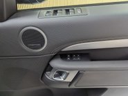 Land Rover Discovery 3.0 Discovery R-Dynamic SE D MHEV Auto 4WD 5dr 33