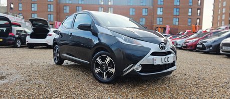 Toyota Aygo 1.0 VVT-I X-CLUSIV.LOW INSURANCE!LOOK!JUST £20 TAX!4 SERVICES.IDEALFIRSTCAR 1