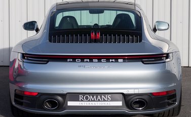 Porsche 911 Carrera 4S (992) 5