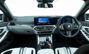 BMW M3 Competition XDrive Touring 16