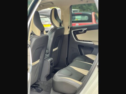 Volvo XC60 2.0 R-Design Powershift 18