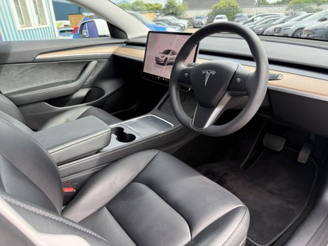 Tesla Model 3 Saloon 4dr Electric Auto RWD (241 bhp) 3