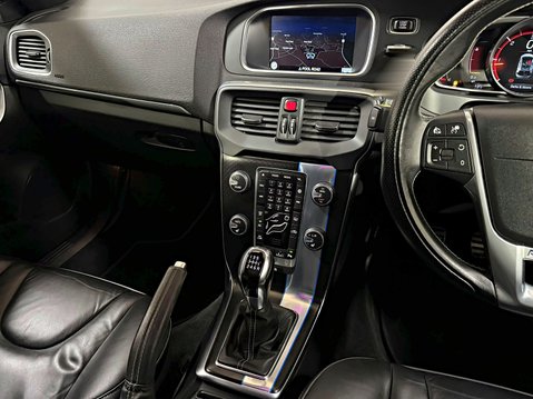 Volvo V40 R-DESIGN NAV D3 S/S 2.0 DIESEL MANUAL 17