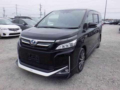 Toyota Voxy Hybrid 1