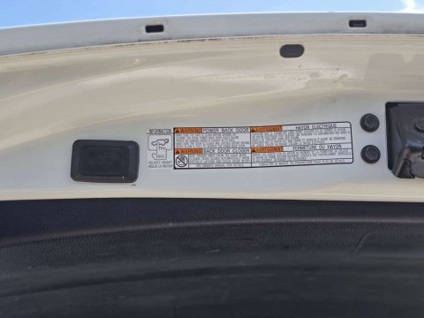 2016 Toyota RAV4 thumbnail 16