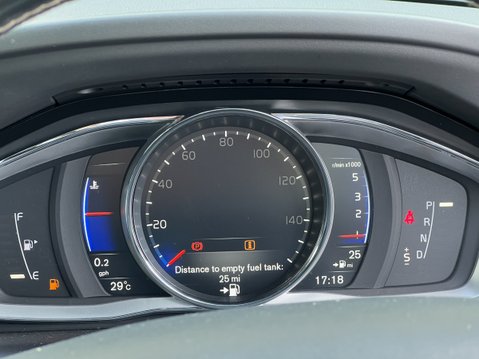 Volvo XC60 2.0 D4 R-Design Nav SUV 5dr Diesel Auto Euro 6 (s/s) (190 ps) 24