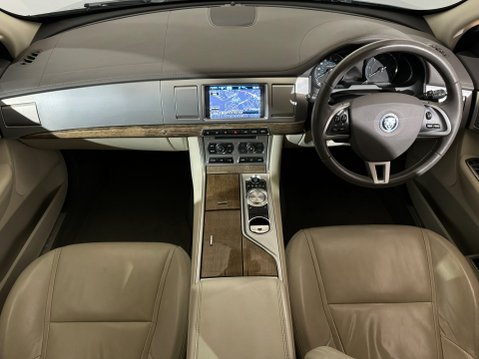 Jaguar XF D PREMIUM LUXURY SPORTBRAKE 11