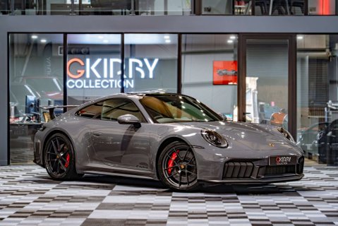 Porsche 911 Carrera 4 GTS HEV 1