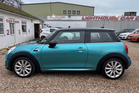 Mini Hatch COOPER 1.5 CHILLI LOOK! JUST 46000 MILES! SERVICE HISTORY! MINI CONNECTED 4