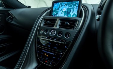 Aston Martin DBS Superleggera 21