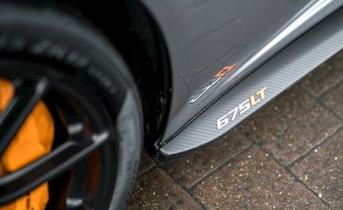 McLaren 675LT Spider 36