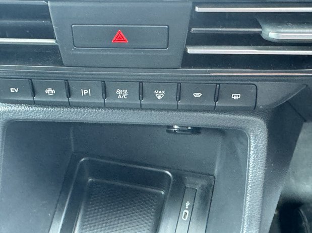 Ford Transit Connect AUTO LWB L2H1 Low Roof Trend 250 Air Con Nav PHEV EURO 6 34