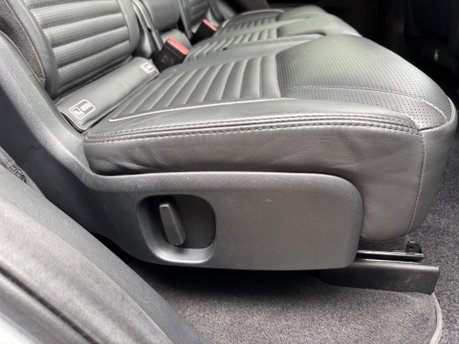 Land Rover Discovery 3.0 TD V6 HSE LUXURY SUV 5dr Diesel Auto 4WD Euro 6 (s/s) (258 ps) 20