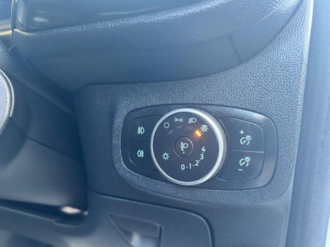 Ford Fiesta TREND 32