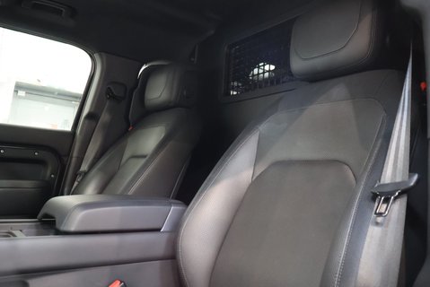 Land Rover Defender 110 2023 D300 HARD TOP X-DYNAMIC  16