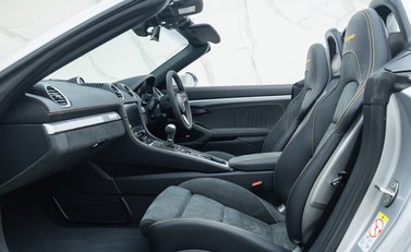 Porsche 718 SPYDER 17