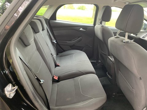 Ford Focus ZETEC 19