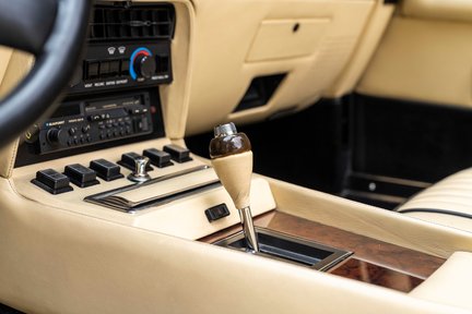 Aston Martin V8 Vantage X-Pack Volante 28