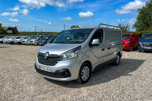 Renault Trafic SWB L1H1 Low Roof Sport SL27 Air Con Alloys Nav Sensors EURO 6 NO VAT