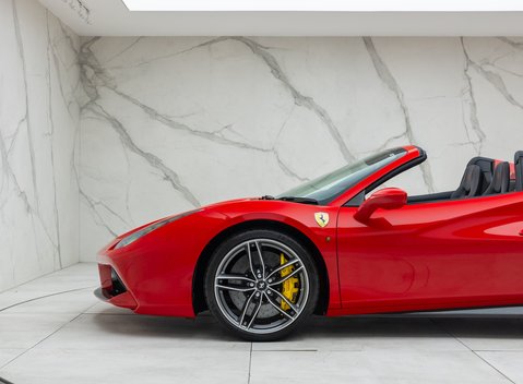 Ferrari 488 SPIDER 42