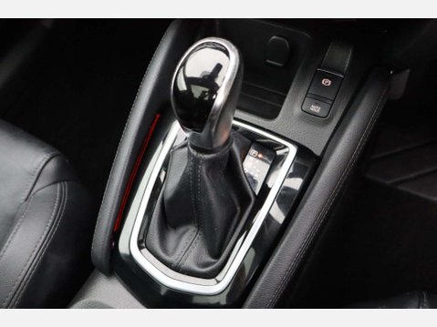 Nissan Qashqai 1.3 Qashqai Tekna DiG-T Semi-Auto 5dr 4