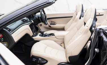 Maserati Grancabrio Sport 16