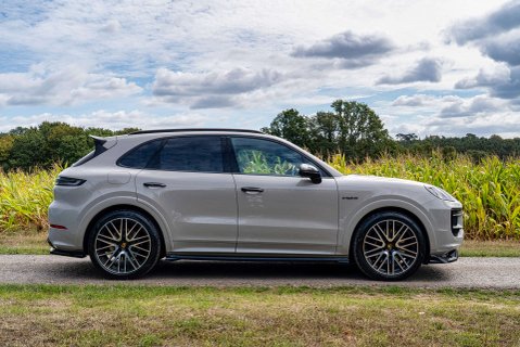 Porsche Cayenne 3.0 Cayenne V6 E-Hybrid Auto 4WD 5dr 4