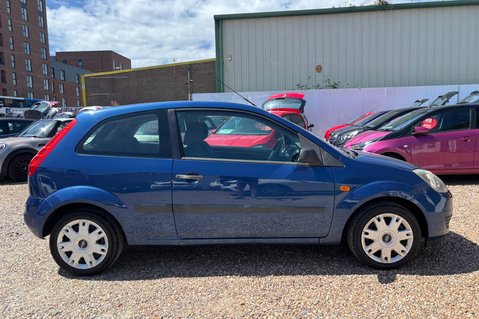 Ford Fiesta STYLE CLIMATE 16V..LOW INSURANCE..HEATED F&R SCREENS..AUX..SERVICE HISTORY 2