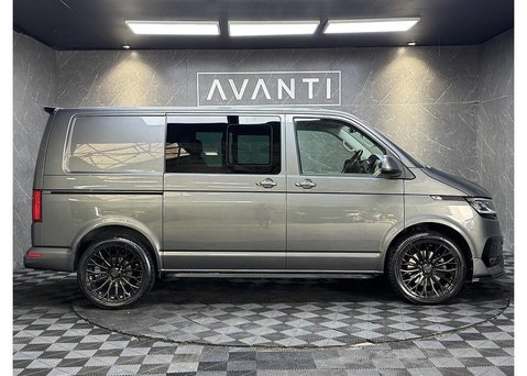 Volkswagen Transporter 2.0 TDI T32 Highline Kombi Double Cab 5dr Diesel DSG FWD SWB Euro 6 (s/s) ( 9