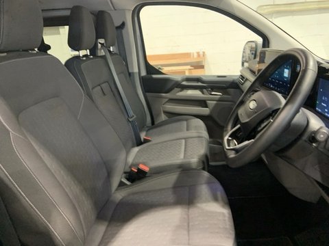 Ford Transit Custom 340 LIMITED ECOBOOST KOMBI 18