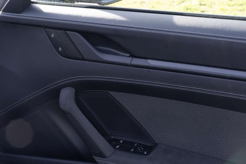 Porsche 911 Carrera 4 GTS HEV 18