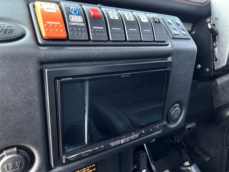 Land Rover Defender 90 Custom Build 79