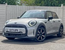 Mini Hatch 1.5 Cooper Exclusive Hatchback 5dr Petrol Steptronic Euro 6 (s/s) (136 ps) 2