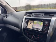 Nissan Navara 2.3 Navara Tekna dCi 4WD 5dr 25