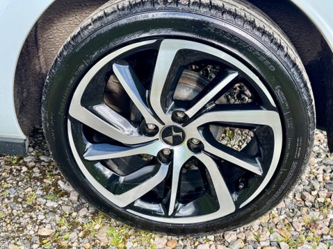 DS DS 3 PURETECH CONNECTED CHIC 43