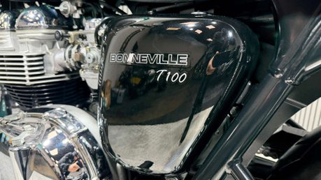 Triumph Bonneville 2004 ONLY 10K STUNNING MODERN CLASSIC NEW MOT 790CC 30