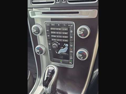 Volvo XC60 2.4 XC60 R-Design Luxury Nav D5 AWD Auto 4WD 5dr 26