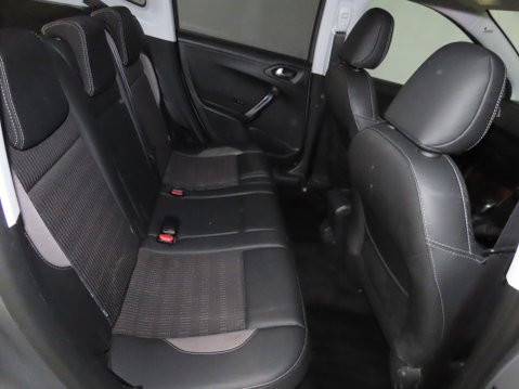 Peugeot 2008 ALLURE 8