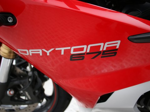 Triumph Daytona 675 DAYTONA 675 ABS 14