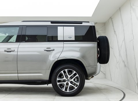 Land Rover Defender 110 XS Edition P400 28