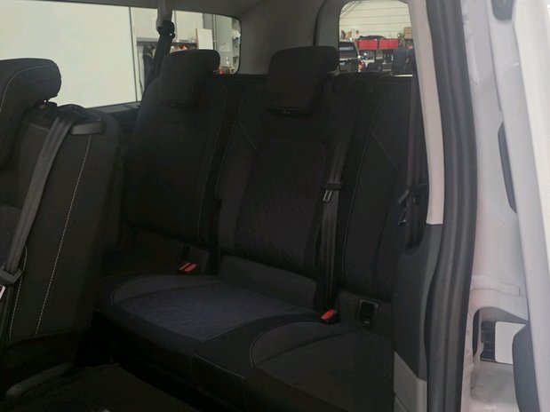 Ford Transit Custom TRANSIT CUSTOM 320 L2 DIESEL FWD 2.0 Eco Blue 136ps H1 Limited 9 Seater 14