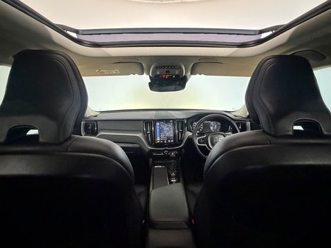 Volvo XC60 D4 MOMENTUM PRO AWD 11