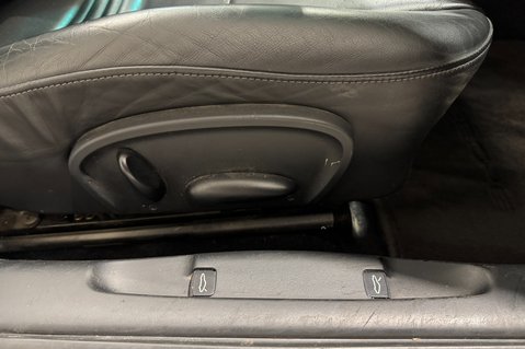 Porsche 911 Carrera 4 Cabriolet 23