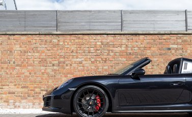Porsche 911 (991.2) Targa 4 GTS 29