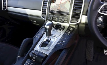 Porsche Cayenne GTS 5