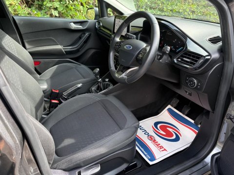 Ford Fiesta TITANIUM 18