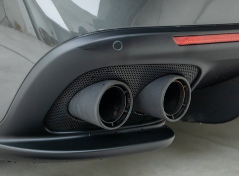 Ferrari GTC4 Lusso V12 32