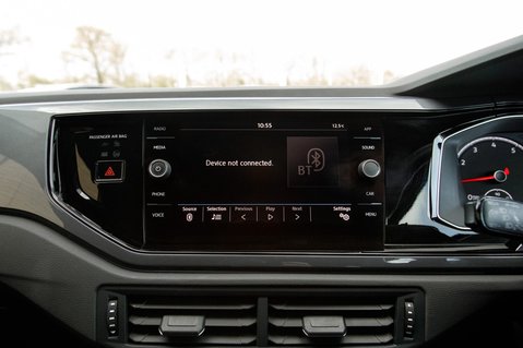 Volkswagen Polo R-LINE TSI DSG 24