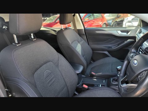 Ford Focus 1.0 15