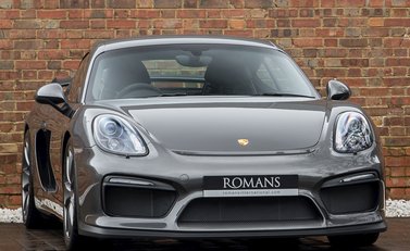 Porsche Cayman GT4 1